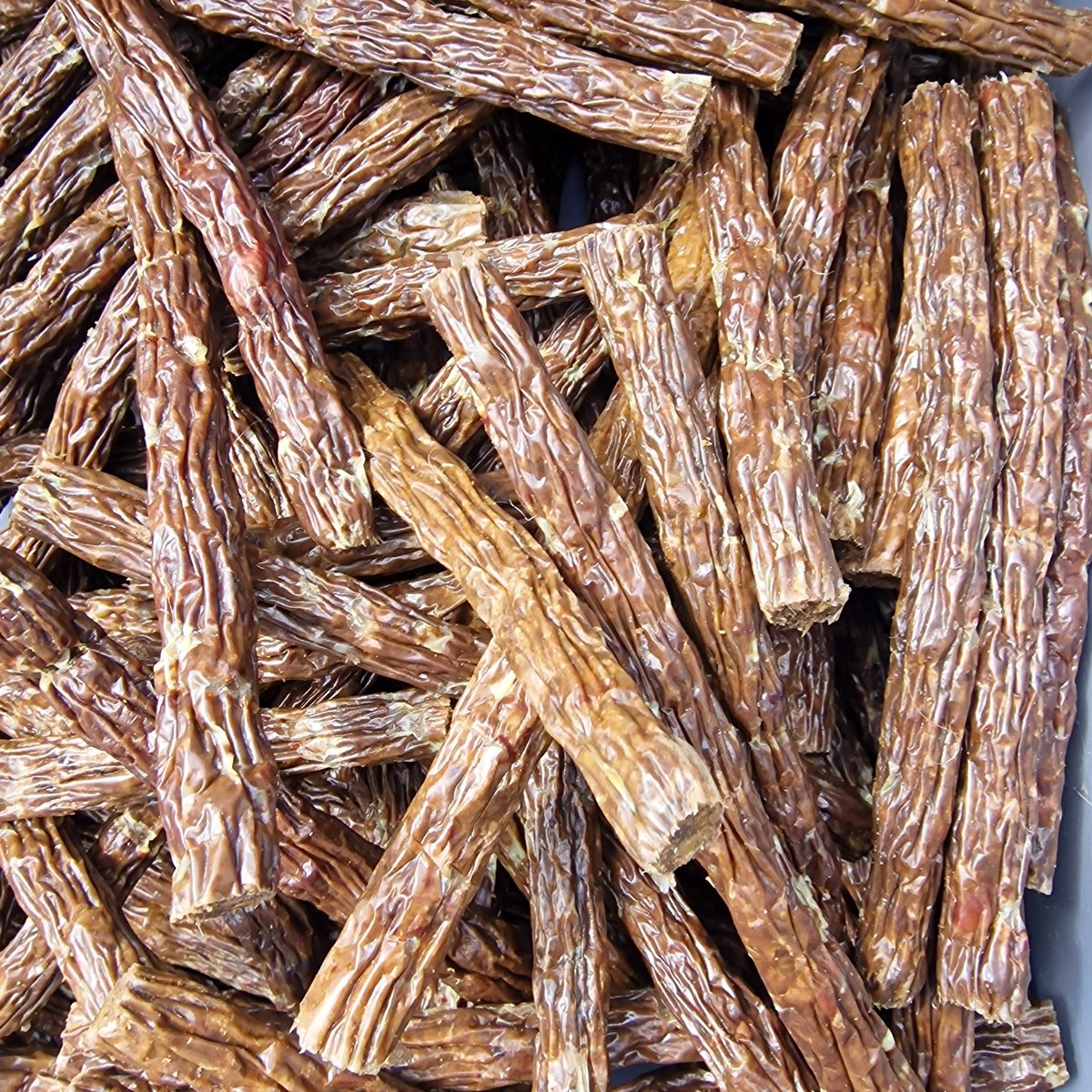 Lam Vleessticks – 100% Lam – 1 kg (circa 35 stuks) – Natuurlijke Gedroogde Hondensnack