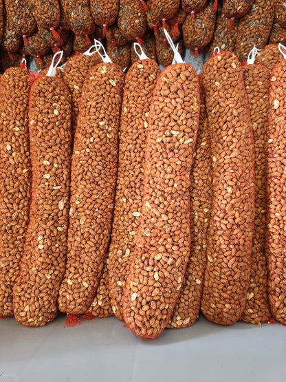 Pindaslinger – 12 x 1 kg – 50–55 cm – Gepelde Pinda’s voor Tuinvogels